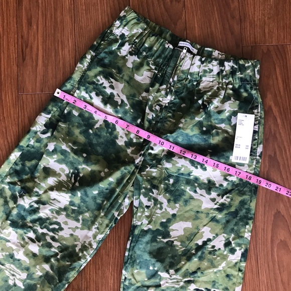 URBAN OUTFITTERS Camo Streetwear Pants Size Small NWT - Picture 7 of 8